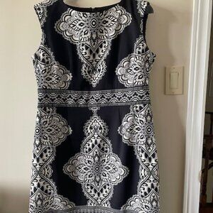 Jessica  Sheath Sleeveles Black /White Floral Size 14